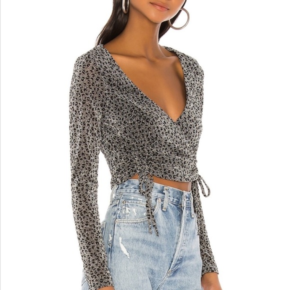 NWOT REVOLVE SUPERDOWN Syna Ruched Top Silver Leopard S - Picture 4 of 12